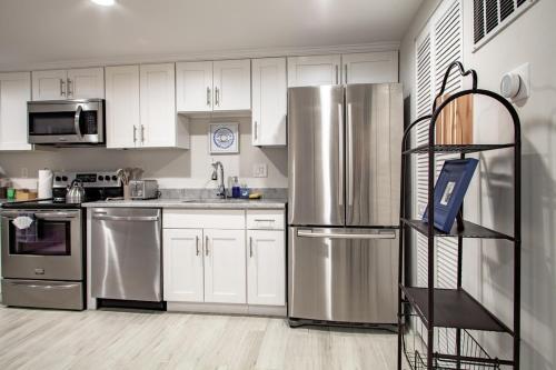 Lux CoHi Cove Walk to METRO Subway Shopping Howard Univ Medstar Lux CoHi Cove Walk to METRO Subway Shopping Howard Univ Medstar