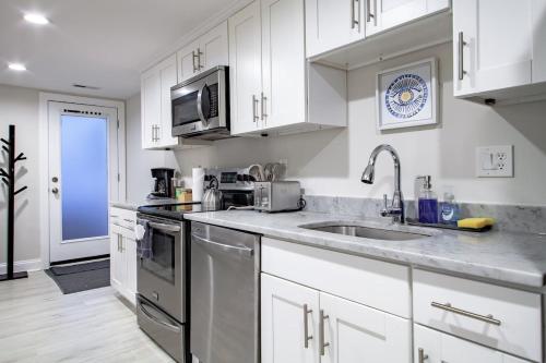 Lux CoHi Cove Walk to METRO Subway Shopping Howard Univ Medstar Lux CoHi Cove Walk to METRO Subway Shopping Howard Univ Medstar