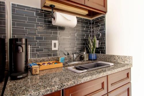 Little Penthouse in Little Italy Near Inner Harbor Studio in Baltimore, USA