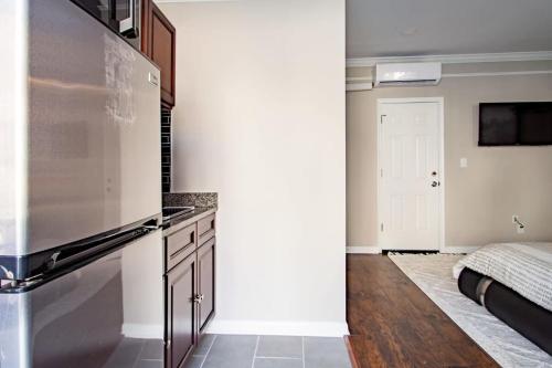 Little Penthouse in Little Italy Near Inner Harbor Studio in Baltimore, USA