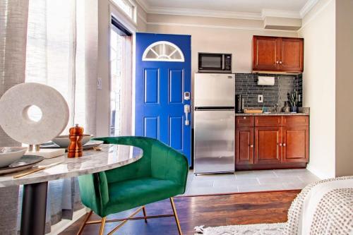 Little Penthouse in Little Italy Near Inner Harbor Studio in Baltimore, USA