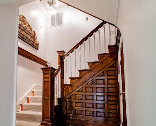 LUXE Kalorama 5-BR Townhome Close to Dupont Circle LUXE Kalorama 5-BR Townhome Close to Dupont Circle