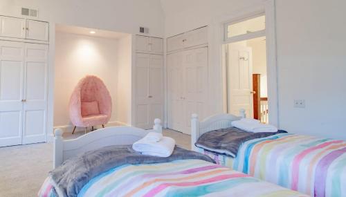 LUXE Kalorama 5-BR Townhome Close to Dupont Circle LUXE Kalorama 5-BR Townhome Close to Dupont Circle