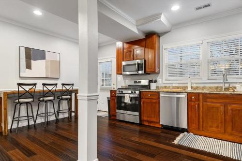 Exceptional 4-BR Homestay near Rock Creek Park in Washington, USA