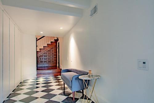 LUXE Kalorama 5-BR Townhome Close to Dupont Circle LUXE Kalorama 5-BR Townhome Close to Dupont Circle