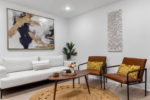 Excellent 2-BR Condo in Hip Area of DC in Washington, USA