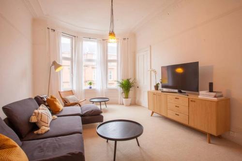 Stunning 2 bed property in heart of West End, Glasgow (photo 2)