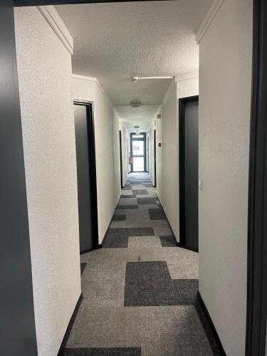 Kyriad Direct Dreux - image 5