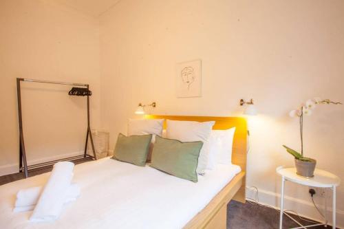 Stunning 2 bed property in heart of West End, Glasgow (photo 8)