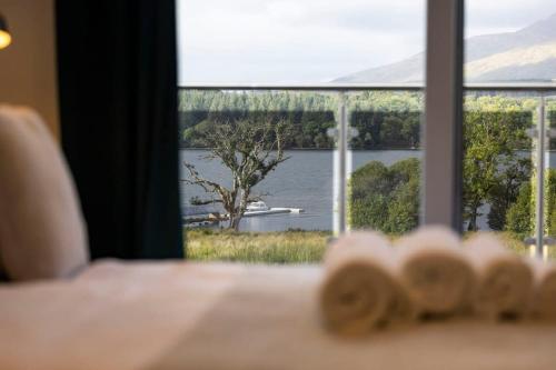 New Build Lodge With Stunning Views of Loch Awe in Портсонечен