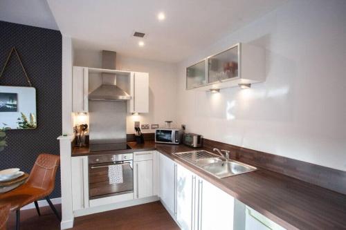 1 Bedroom Apartment in Very Central Location, Glasgow (Foto 10)