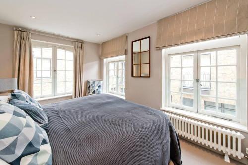 *Newly Renovated 2-Bed in Heart of Notting Hill* - main image