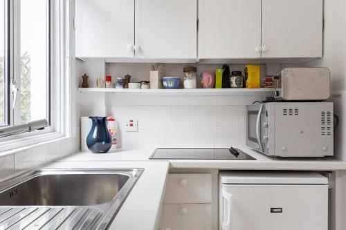 Artistic 1bed flat with patio in South Kensington, Londýn (fotografie 6)