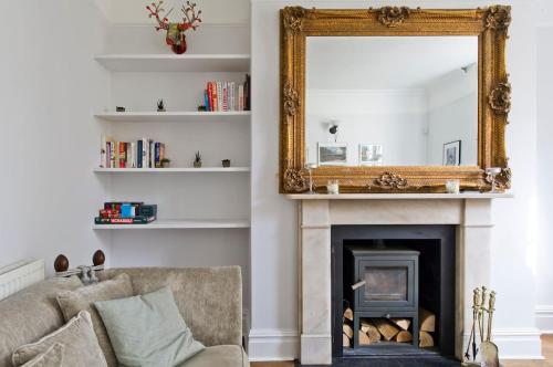 Charming 2-Bed Apt near Buckingham Palace - image 4