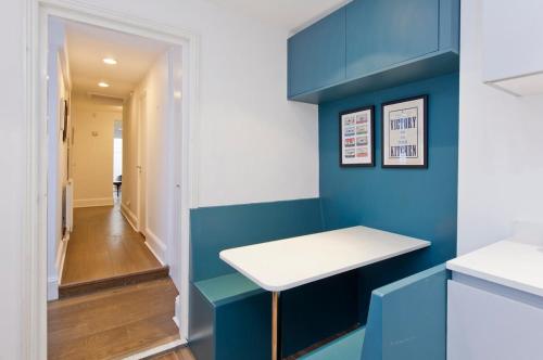 Charming 2-Bed Apt near Buckingham Palace - image 6