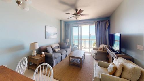 Brightly Furnished Beachfront Condo - 7th Floor Gulf View! - image 3