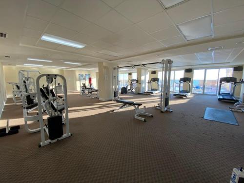 Brightly Furnished Beachfront Condo - 7th Floor Gulf View! - image 13