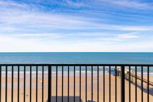 Coastal Chic Suite at Sunglow Resort by Brightwild in Daytona Beach Shores, USA