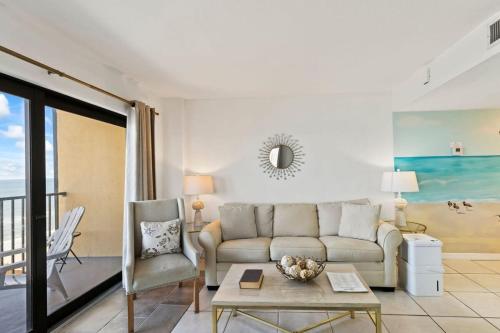 Coastal Chic Suite at Sunglow Resort by Brightwild in Daytona Beach Shores, USA