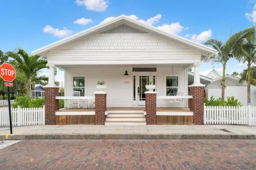 Casa Padrón - Gorgeous Home, Steps to 7th Ave (Casa Padron - Gorgeous Home, Steps to 7th Ave) near Ybor Városi