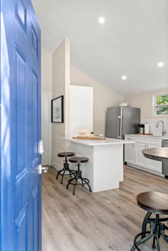 NEW! SoHo Suite, Steps to S Howard Ave in Tampa, USA