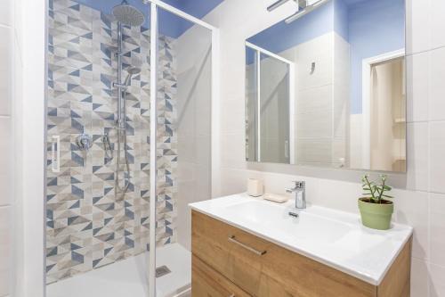 2 BDR Navona Quintessential Charm - main image
