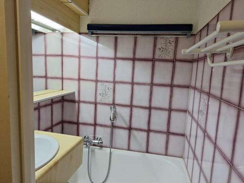 Fürdőszoba, Studio à la montagne - Portes du Soleil (Studio a la montagne - Portes du Soleil) in Abondance