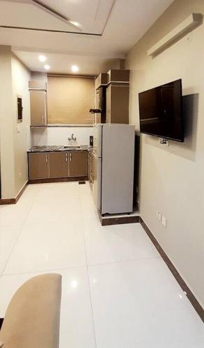 Bahria Town Lahore - NEXT INN Condo available at Best Price 402 - image 3