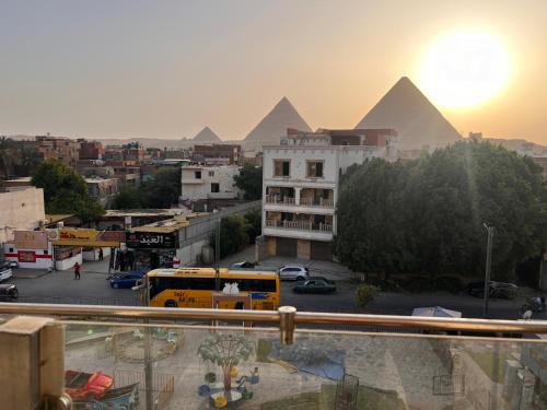Sphinx and Pyramids INN - image 3