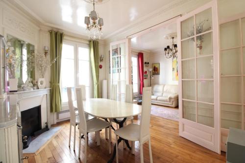 Appartement de caractère tout équipé pouvant accueillir entre 2 à 4 personnes maximum - Location saisonnière - Paris