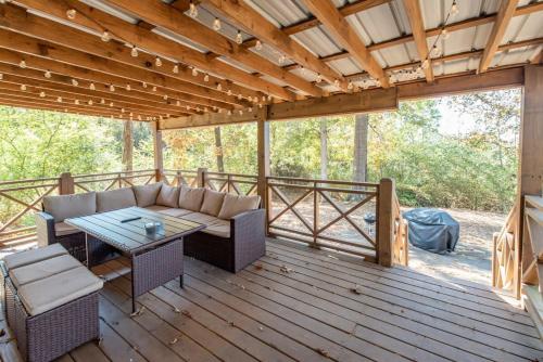 LA Maison De LA Nouvelle-Orléans GAME DAY house Covered Patio