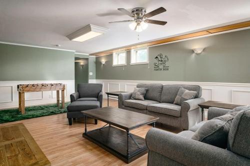 The Irish Retreat BBQ Outdoor Games Coffee NCAA 3,905 sq ft in South Bend, USA