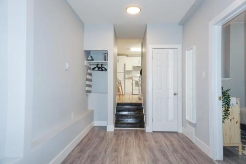 NEW Renovated Cozy 2 Br in Uptown Saint John Location Coffee