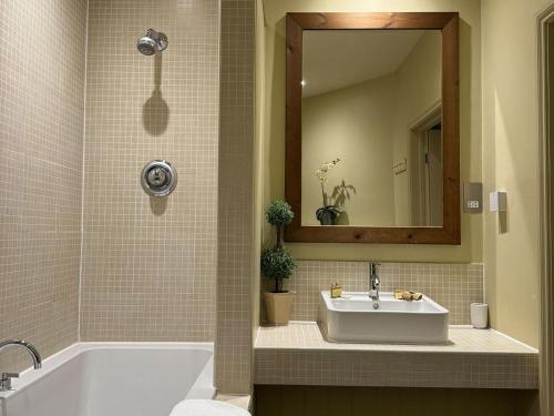 Mulberry Tree Room Type - Deluxe Double Room