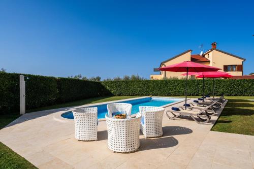 Villa Bincila for 12 people near Poreč with sea view & beautiful garden