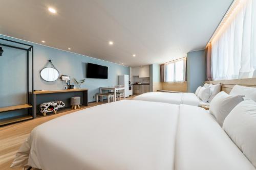 사천 브라운도트 삼천포항점 (Browndot Samcheonpo) 호텔 스위트룸