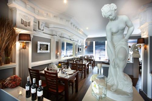 Restaurant, Hotel Ploener See by Tulip Inn in Plon