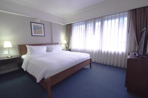 room detail thumbnail 0