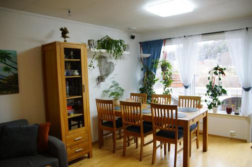 Cozy Room with Garden on Askøy Island, Close to Bergen