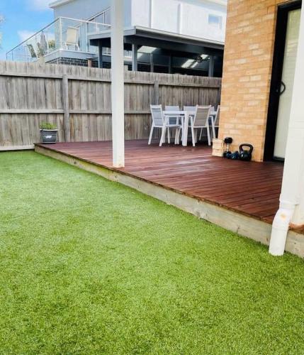 Coastal Holiday Living Bay Views Prime Location in Indented Head