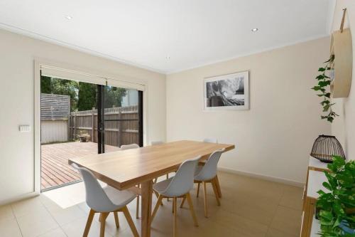 Coastal Holiday Living Bay Views Prime Location in Indented Head