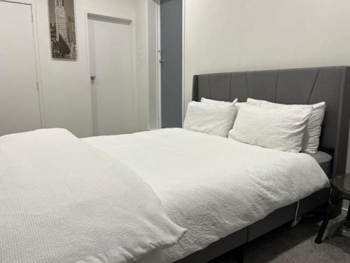 Totara Vale, Free Coffee, parking and wifi, near Glenfield Mall and highway 18,1 - Auckland