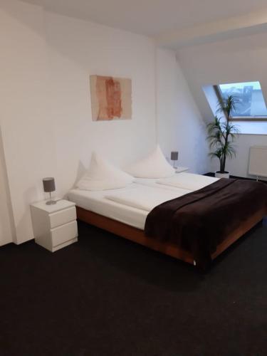 2 twin beds