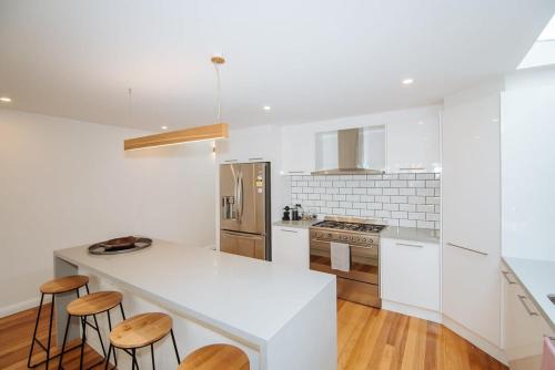 SENSATIONAL Renovated Cottage in Beautiful Seddon