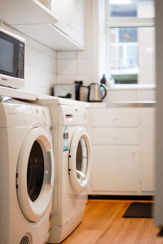 Homey 1 bdrm Thornbury Apt near restaurants+shops in ثورنبيري