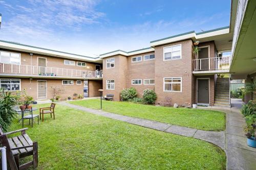 Homey 1 bdrm Thornbury Apt near restaurants+shops in ثورنبيري