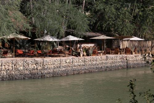 Skats, Epupa Camp in Otjivakuanda