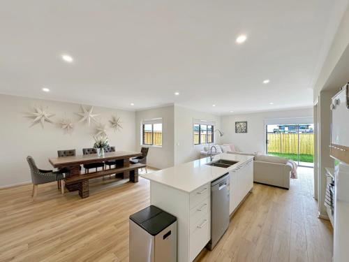 Modern 4BR A New Home in Clyde in برويك