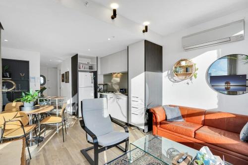Trendy Inner-City Living Brunswick Apt for Two in Brunswick