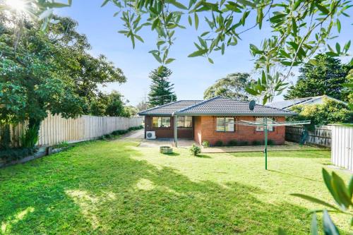 Relaxed at Rosebud-Cosy 3 bedroom beach escape* near Sherwood Avenue Reserve